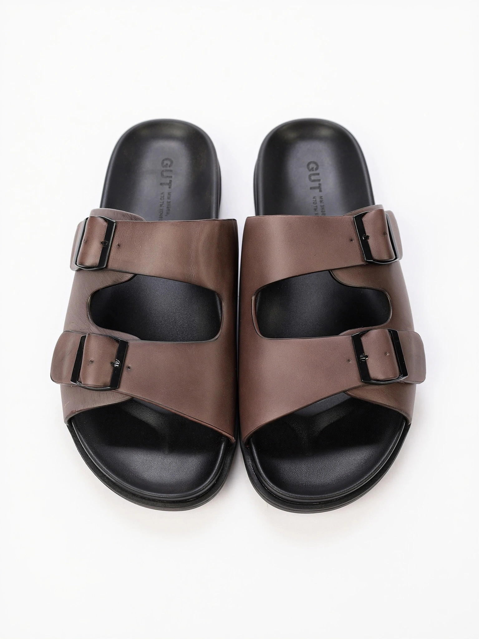 Сланцы коричневого цвета на низкой подошве